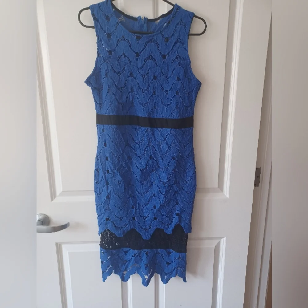 Dress - Picture 3 of 3